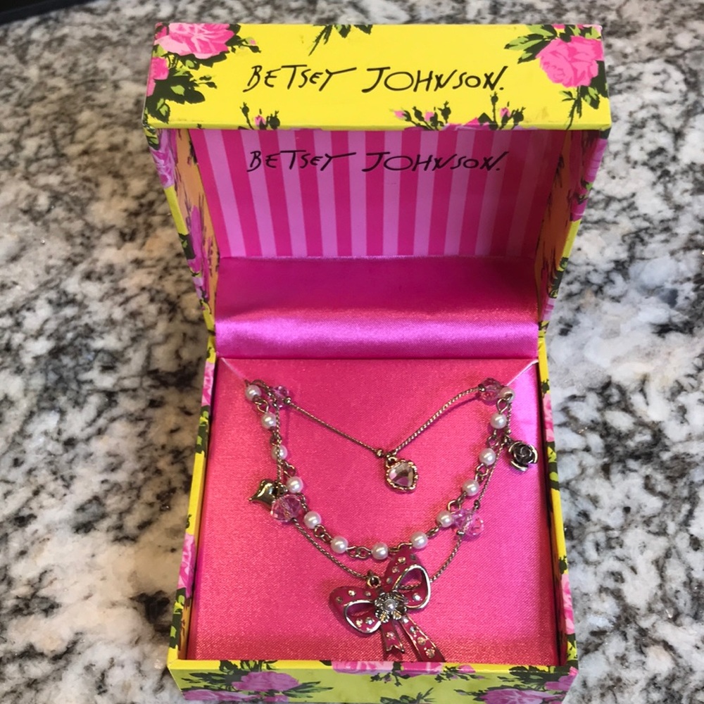 Betsey Johnson Necklace new with tags!
